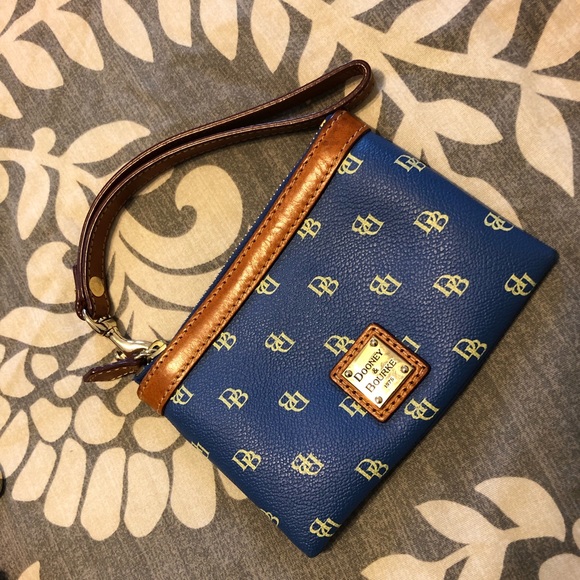 Dooney & Bourke Wristlet - Picture 1 of 2